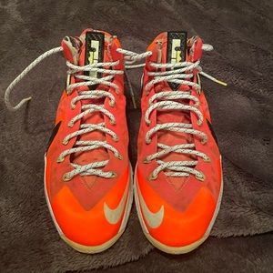 NIKE LEBRON 10 PS Elite bright crimson size 10.5